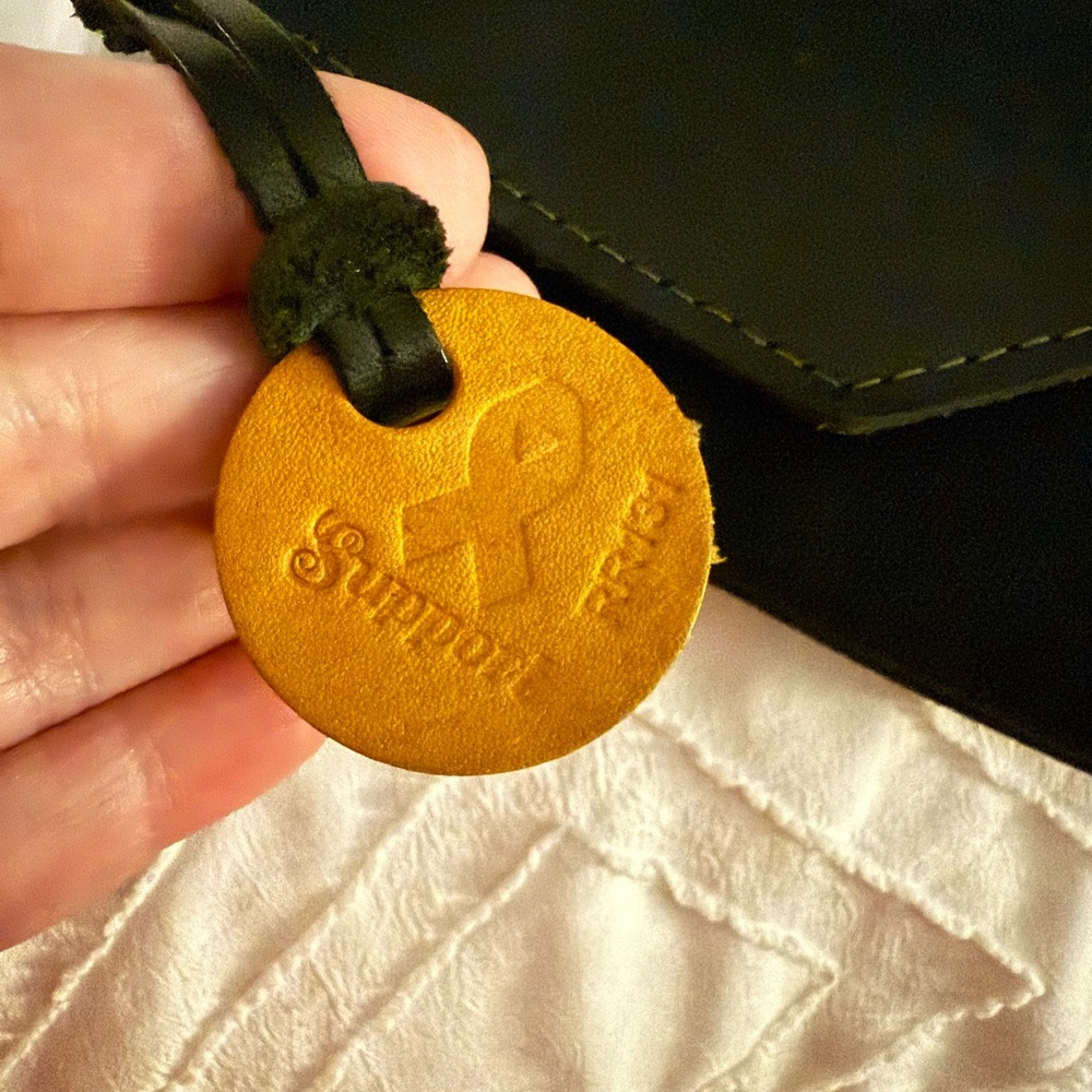R. RIVETER leather and canvas bag, made in USA by military spouses! - Picture 9 of 12